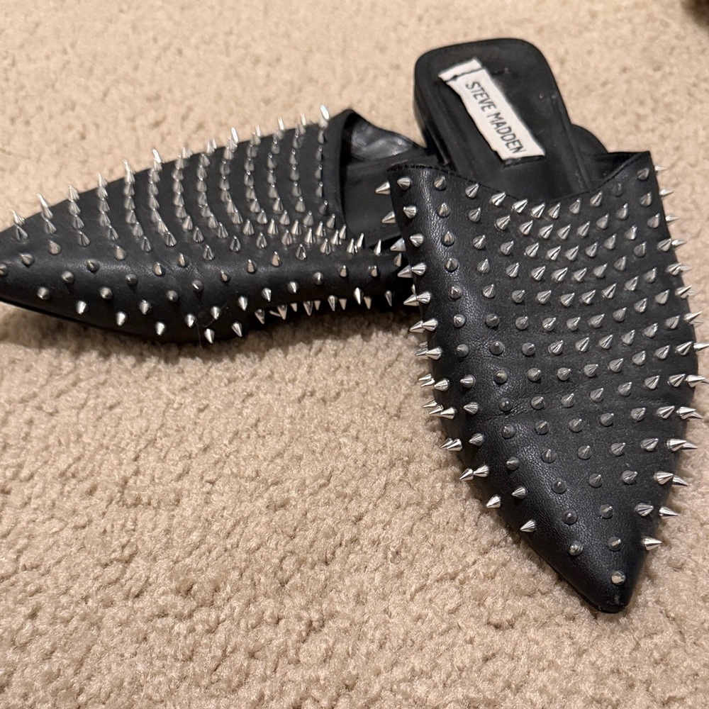 Steve Madden Black Pointed Studded Mule Flats